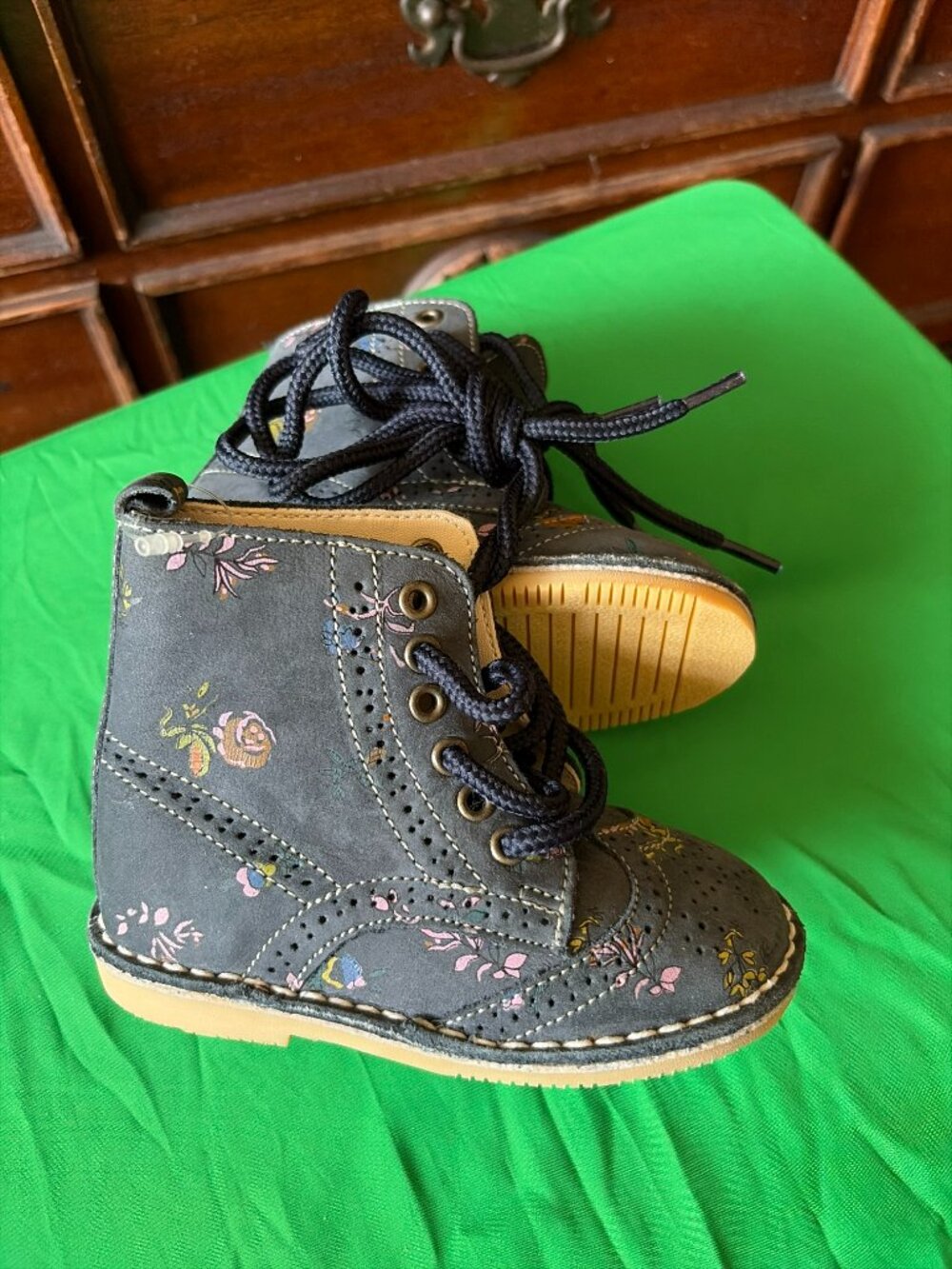 Gorgeous L’amour Floral Toddler boot. Size 7 - Picture 5 of 5